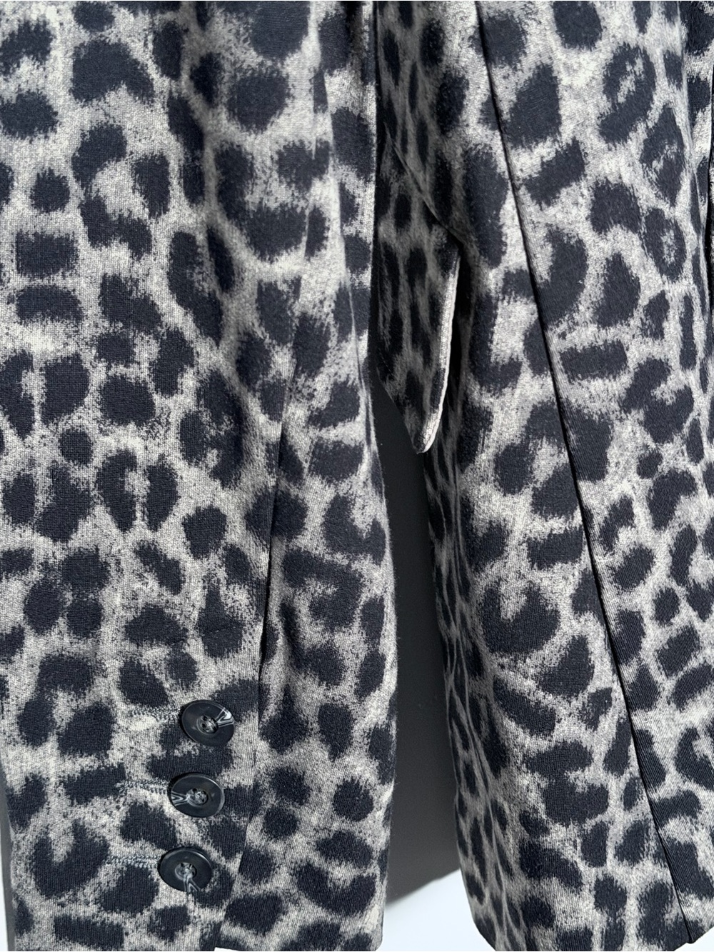 CAbi Leopard Print Blazer Jacket in Black and Tan Sz 2 - Picture 14 of 15